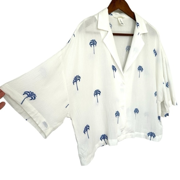 H&M  button down shirt, cropped & oversized, with dolman cut 3/4 sleeves - Picture 6 of 10